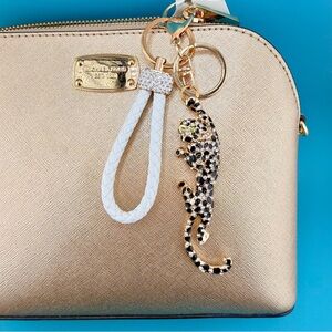 🐆 LEOPARD Climbing Bag Charm Keychain Rhinestones Green Eyes Gold-Tone Hardware
